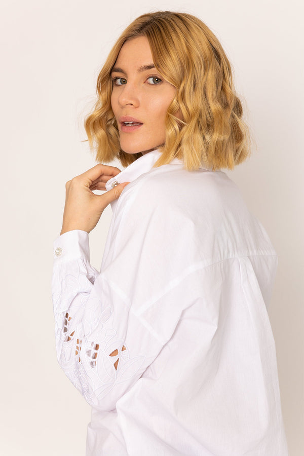 Carraig Donn Anglaise Sleeve Blouse in White