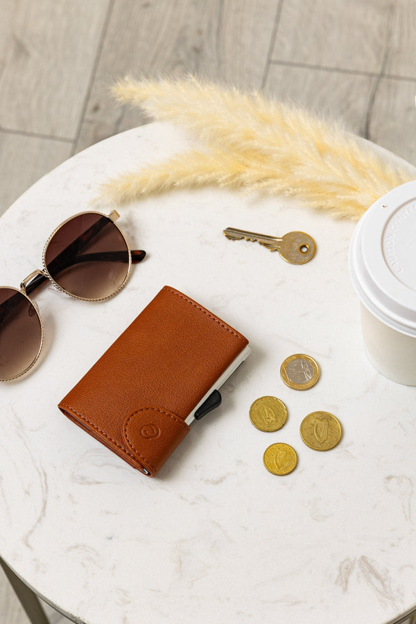 Carraig Donn Bank Cards Protector Wallet in Light Brown