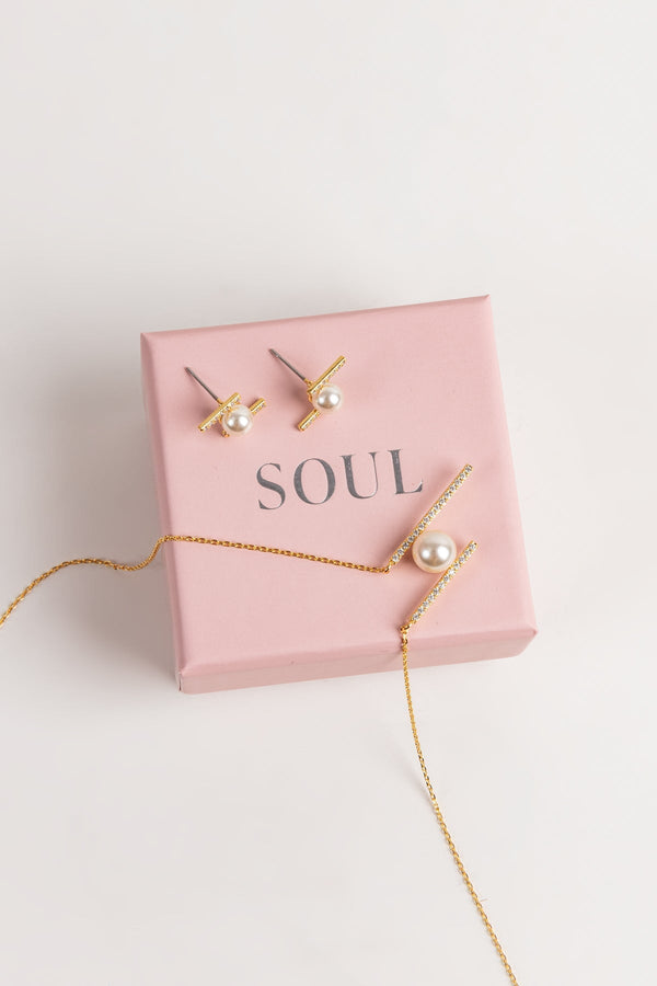 Carraig Donn Bar and Pearl Earrings in Gold
