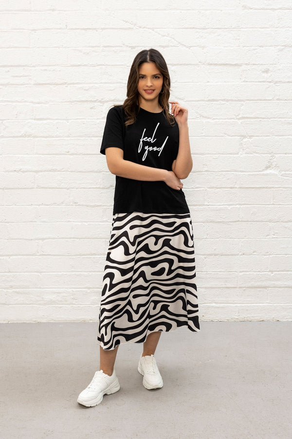 Carraig Donn Black Boyfriend T-Shirt