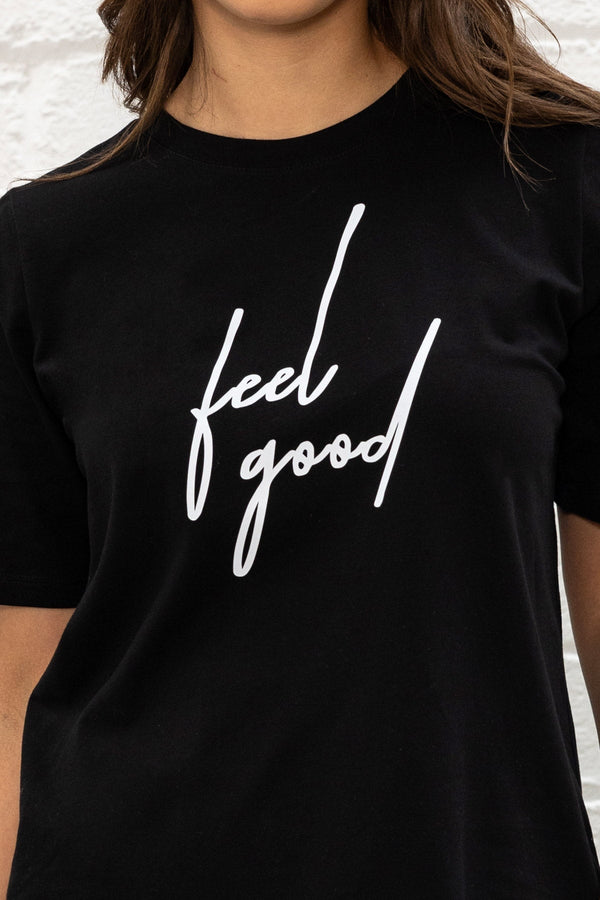 Carraig Donn Black Boyfriend T-Shirt