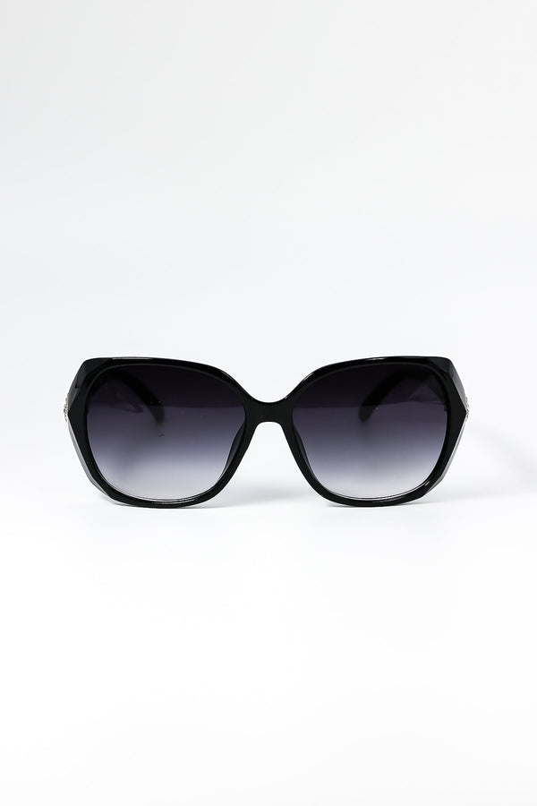 Carraig Donn Black Diamante Detail Sunglasses