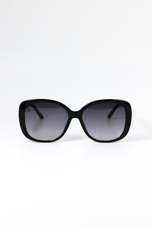 Carraig Donn Black Sunglasses with Links Detail on Arms