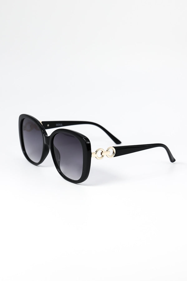 Carraig Donn Black Sunglasses with Links Detail on Arms