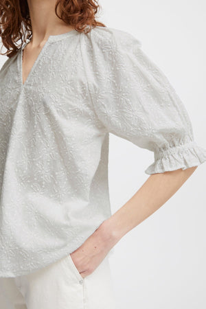 Carraig Donn Bygenna White Cotton Blouse