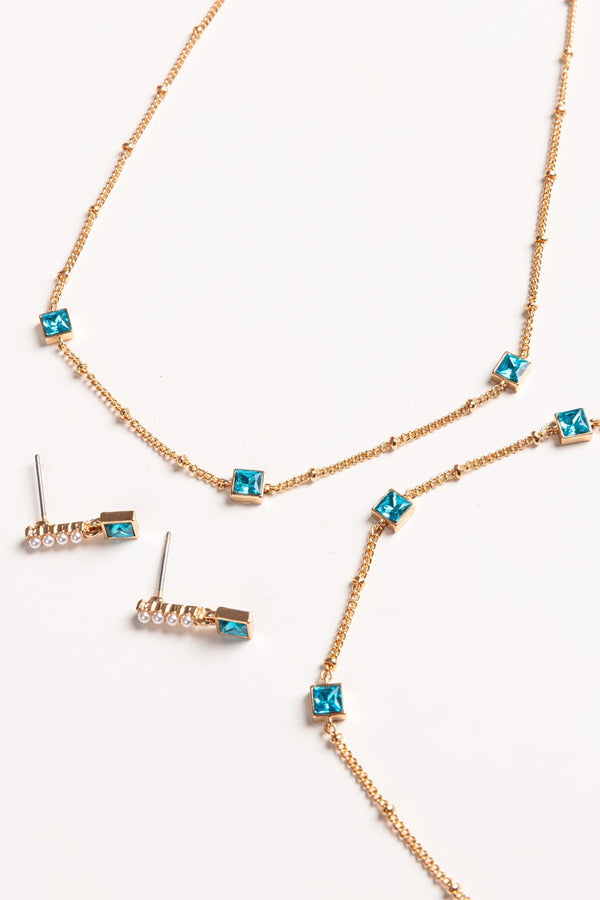 Carraig Donn Chain with Aqua Square Detailing