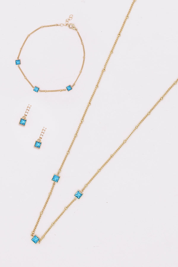 Carraig Donn Chain with Aqua Square Detailing