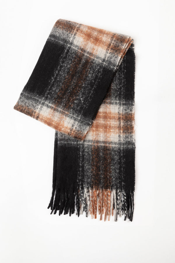 Carraig Donn Check Scarf in Black
