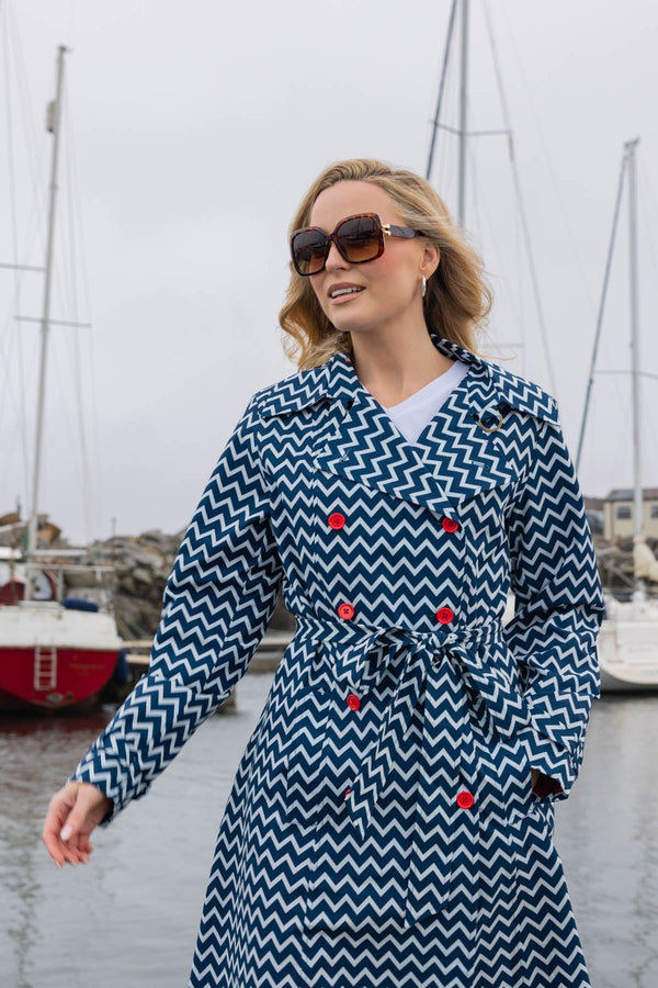 Carraig Donn Chevron Print Mac in Navy