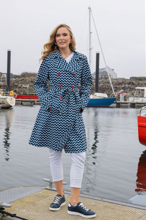 Carraig Donn Chevron Print Mac in Navy