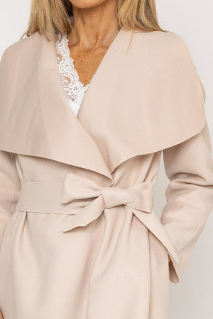 Carraig Donn Chuck On Wrap Coat in Ecru