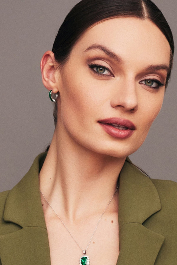 Carraig Donn Classic Emerald Hoops