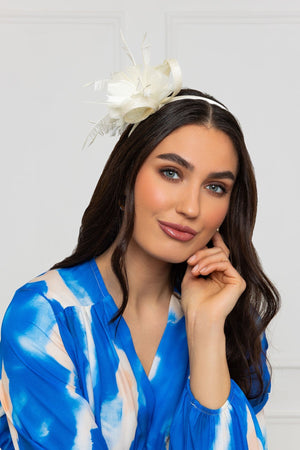 Carraig Donn Cream Feather Flower Fascinator