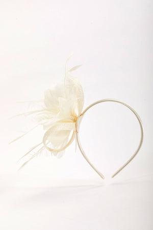 Carraig Donn Cream Feather Flower Fascinator