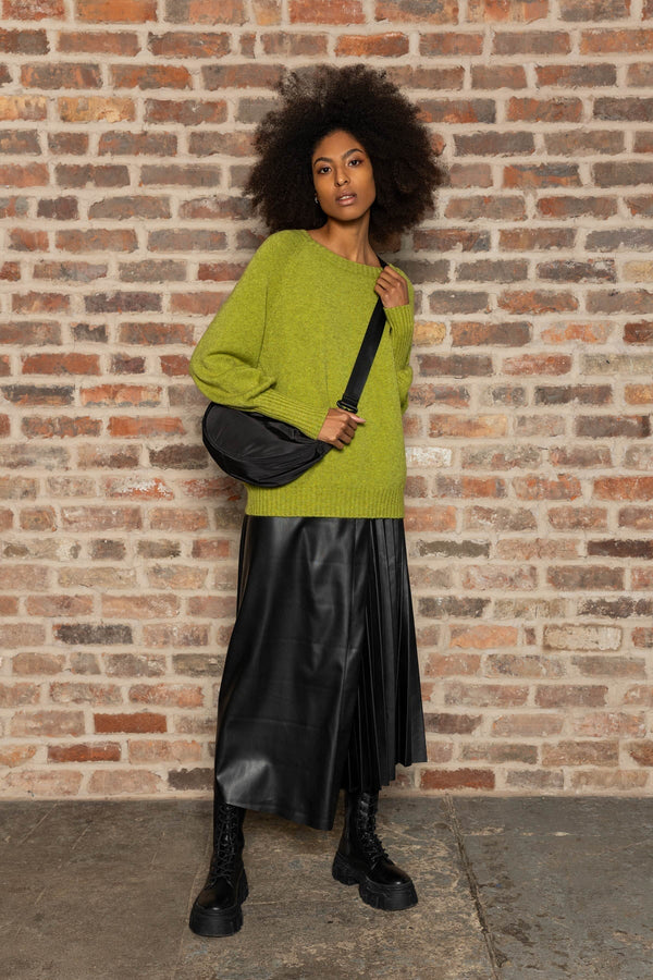 Carraig Donn Crescent Shape Crossbody in Black