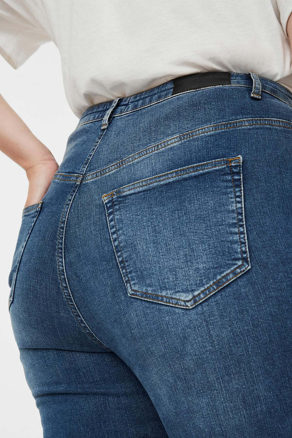 Carraig Donn Curve - Lora High Waist Jeans in Medium Blue Denim