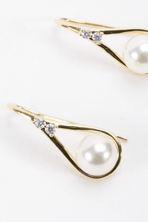Carraig Donn Drop Pearl Earrings