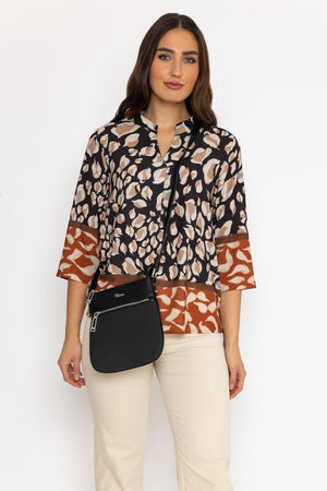 Carraig Donn Faye Crossbody Bag in Black