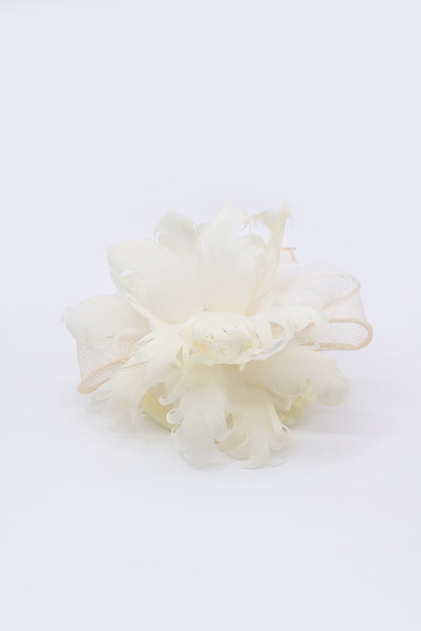 Carraig Donn Feather and Flower Fascinator in Cream