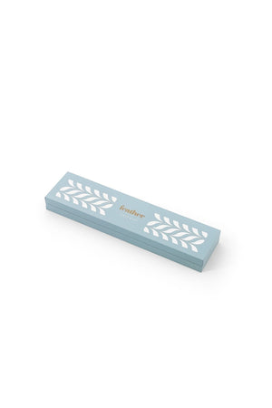Carraig Donn Feather Bracelet Plumage in Rose Gold