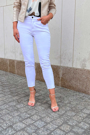 Carraig Donn Frayed Hem Jeans in White