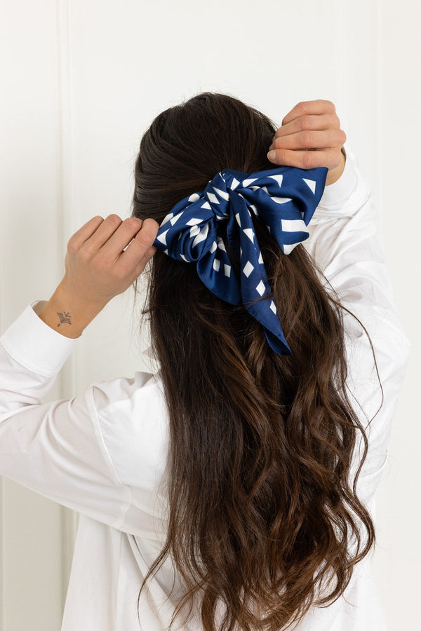 Carraig Donn Geo Neckerchief Scarf in Navy