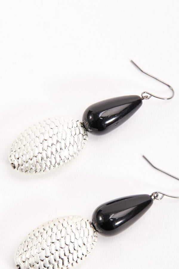 Carraig Donn Gold Earrings with Black Stone