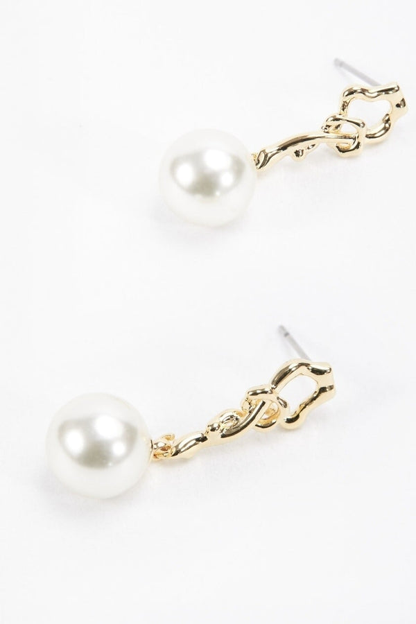 Carraig Donn Gold Tone Drop Pearl Earring