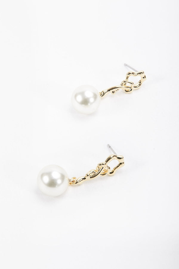 Carraig Donn Gold Tone Drop Pearl Earring