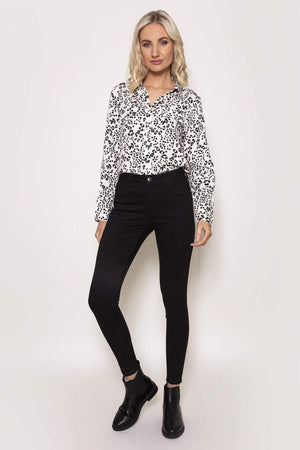 Carraig Donn High Waist Denim Jeans in Black