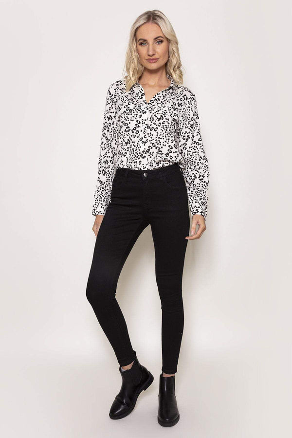 Carraig Donn High Waist Denim Jeans in Black