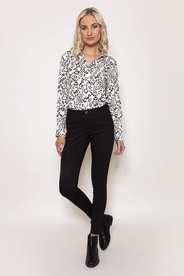 Carraig Donn High Waist Denim Jeans in Black