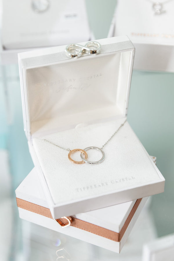 Carraig Donn Interlocking Circles Pendant in Silver