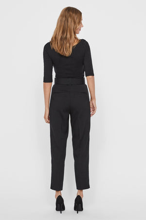 Carraig Donn Julie Carrot Pleat Pants in Black