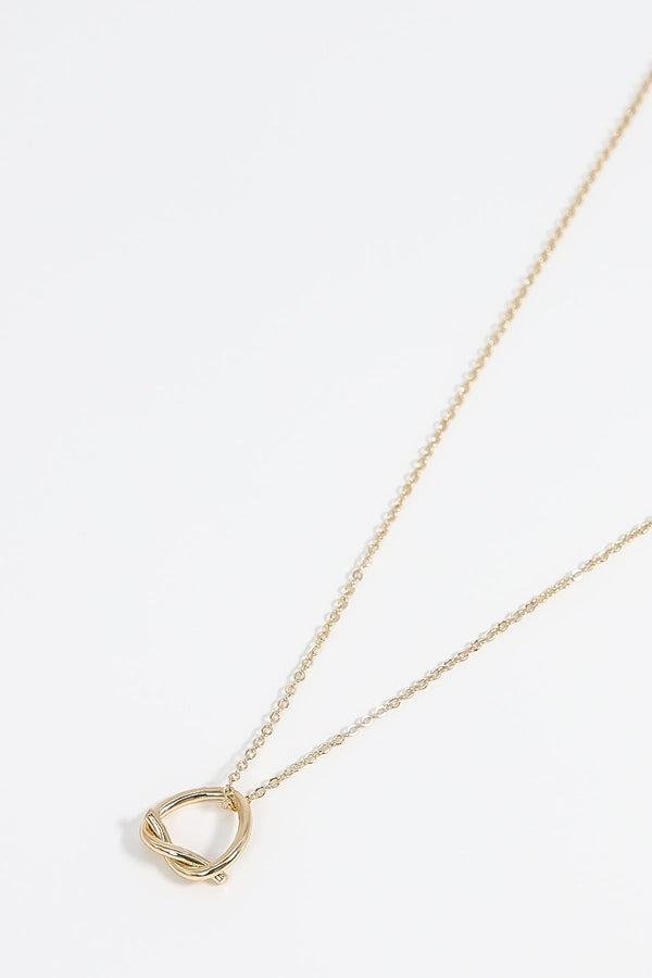 Carraig Donn Knot Pendant in Gold