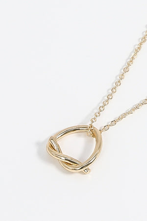 Carraig Donn Knot Pendant in Gold