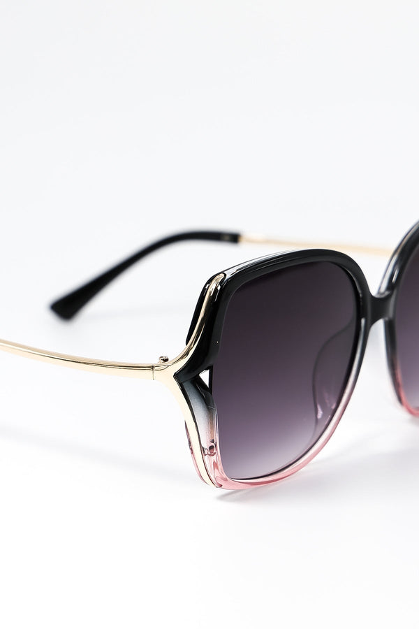 Carraig Donn Large Square Sunglasses in Black