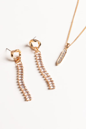 Carraig Donn Long Earrings in Gold