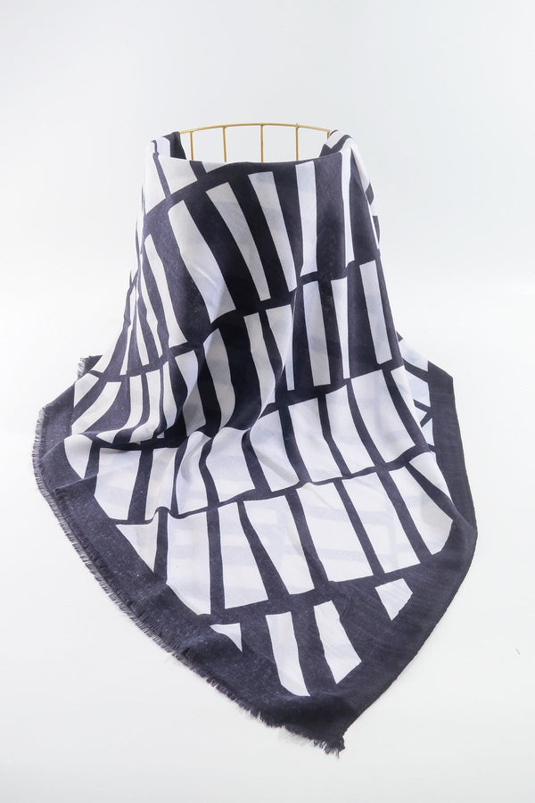 Carraig Donn Mono Print Scarf in Black