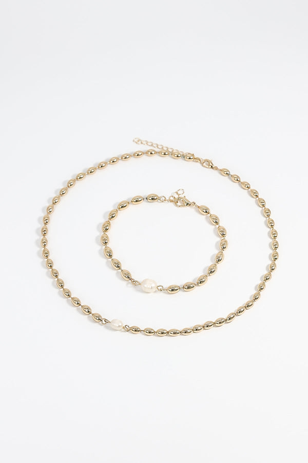 Carraig Donn Pearl and Gold Necklace