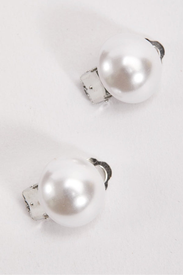 Carraig Donn Pearl Clip On Earrings