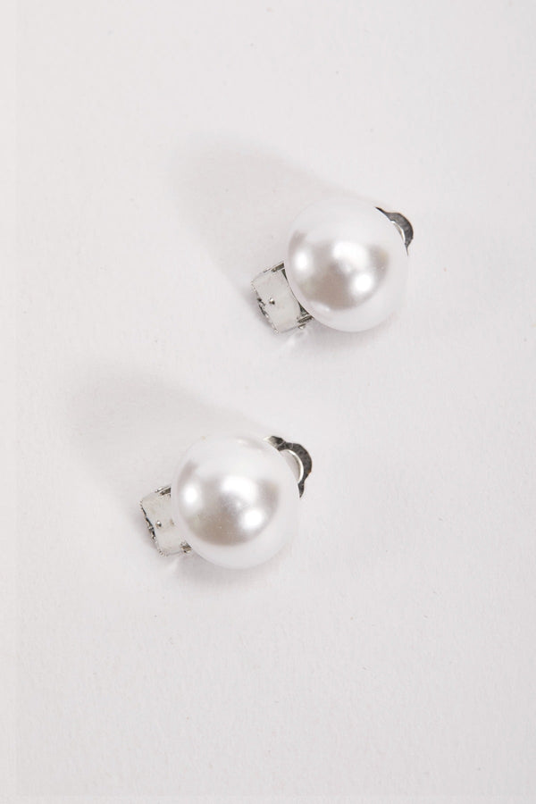 Carraig Donn Pearl Clip On Earrings