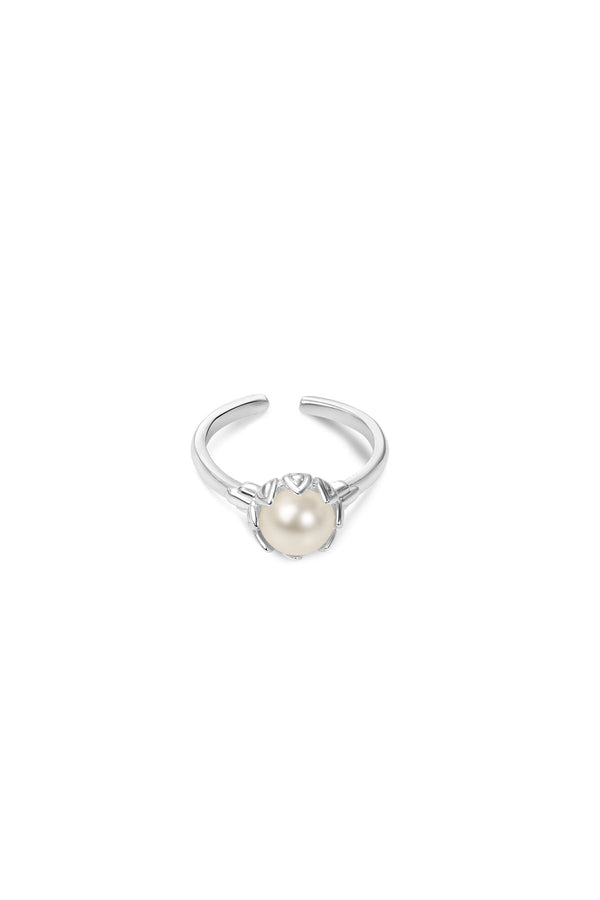 Carraig Donn Pearl Leaf Ring