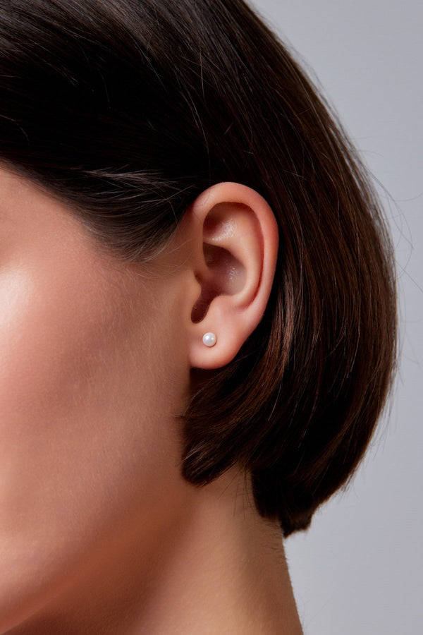 Carraig Donn Pearl Studs 6mm