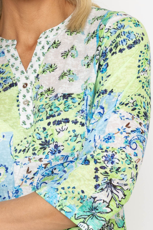 Carraig Donn Printed Plaquet Top In Green