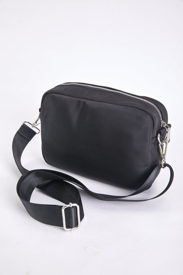 Carraig Donn Quilted Front Camera Bag in Black