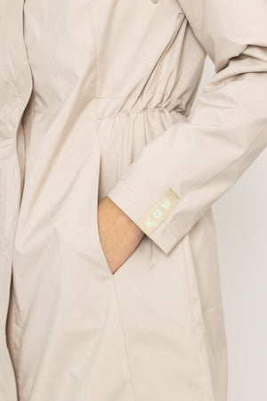 Carraig Donn Rain Mac in Ecru