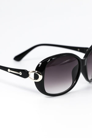 Carraig Donn Round Lens Sunglasses with Arm Detail