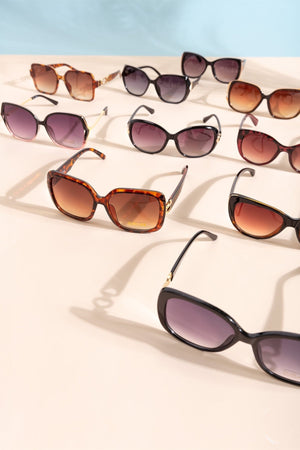 Carraig Donn Round Lens Sunglasses with Arm Detail