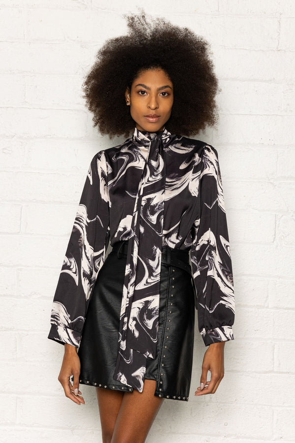 Carraig Donn Sasha Blouse in Black